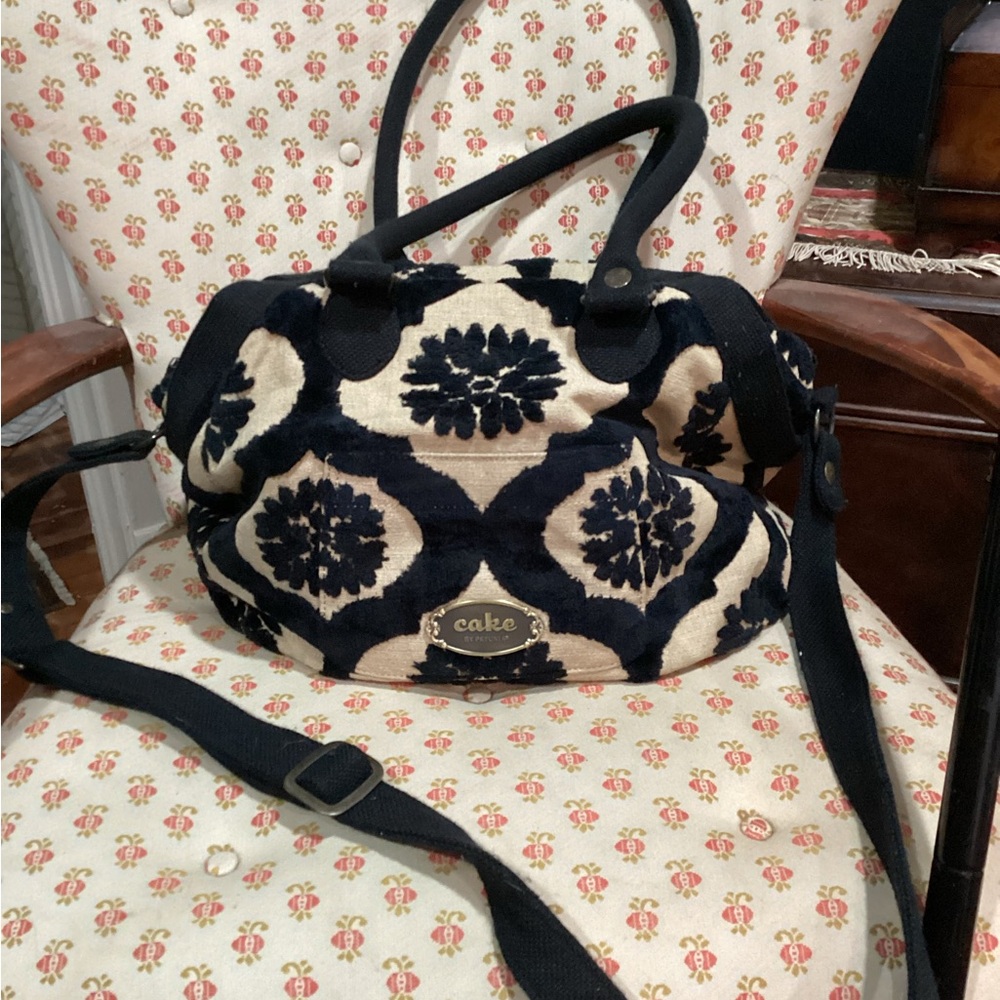 Cake Black and Beige Floral Women's Bag